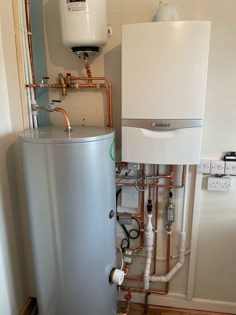 Vaillant boiler and unvented hot water cylinder installation by Gas Champion